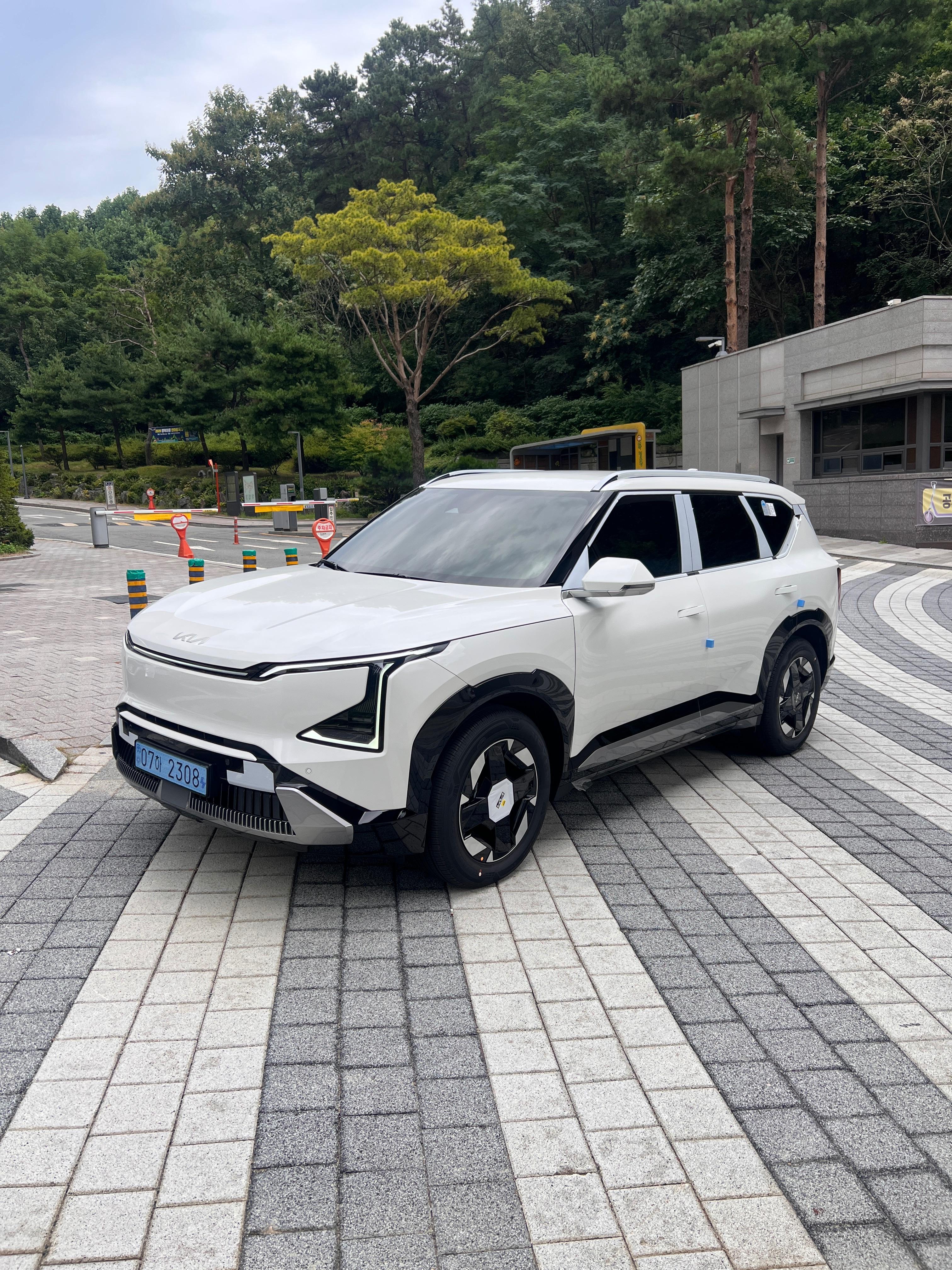 기아 EV5 출고후기 옆면 사진