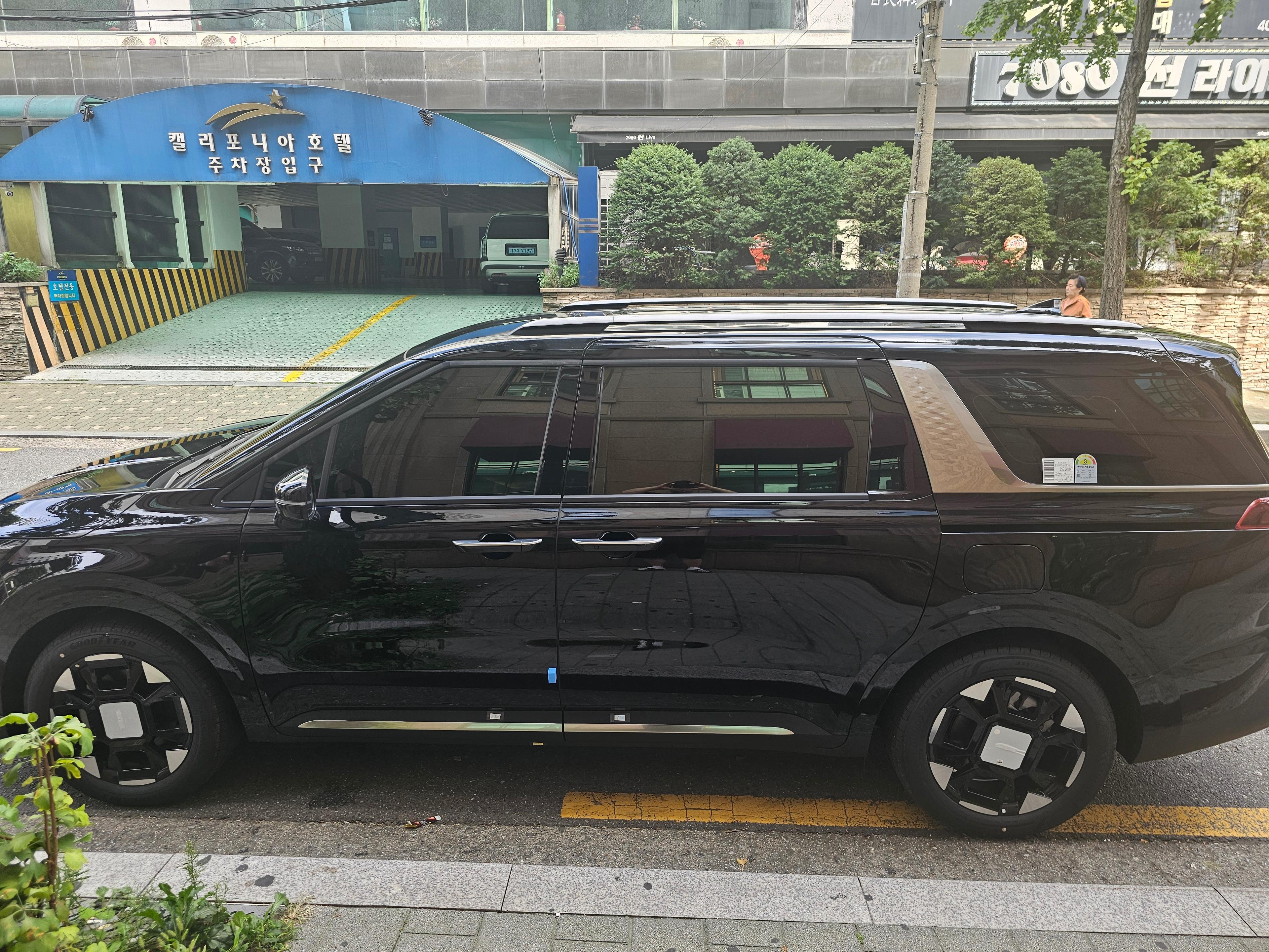 기아 카니발 출고후기 옆면 사진